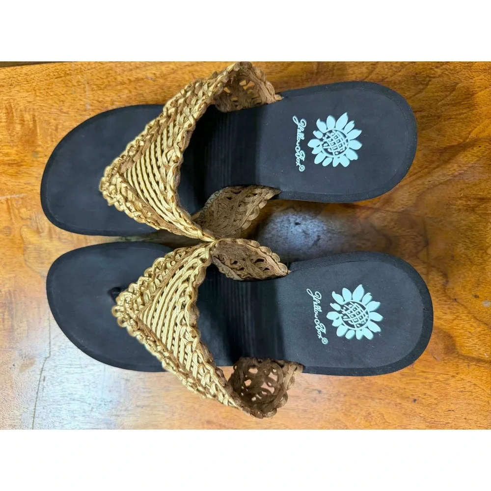 Yellow Box Womens 8 Woven Straw Platform Wedge Thong Sandals Tan Black Boho